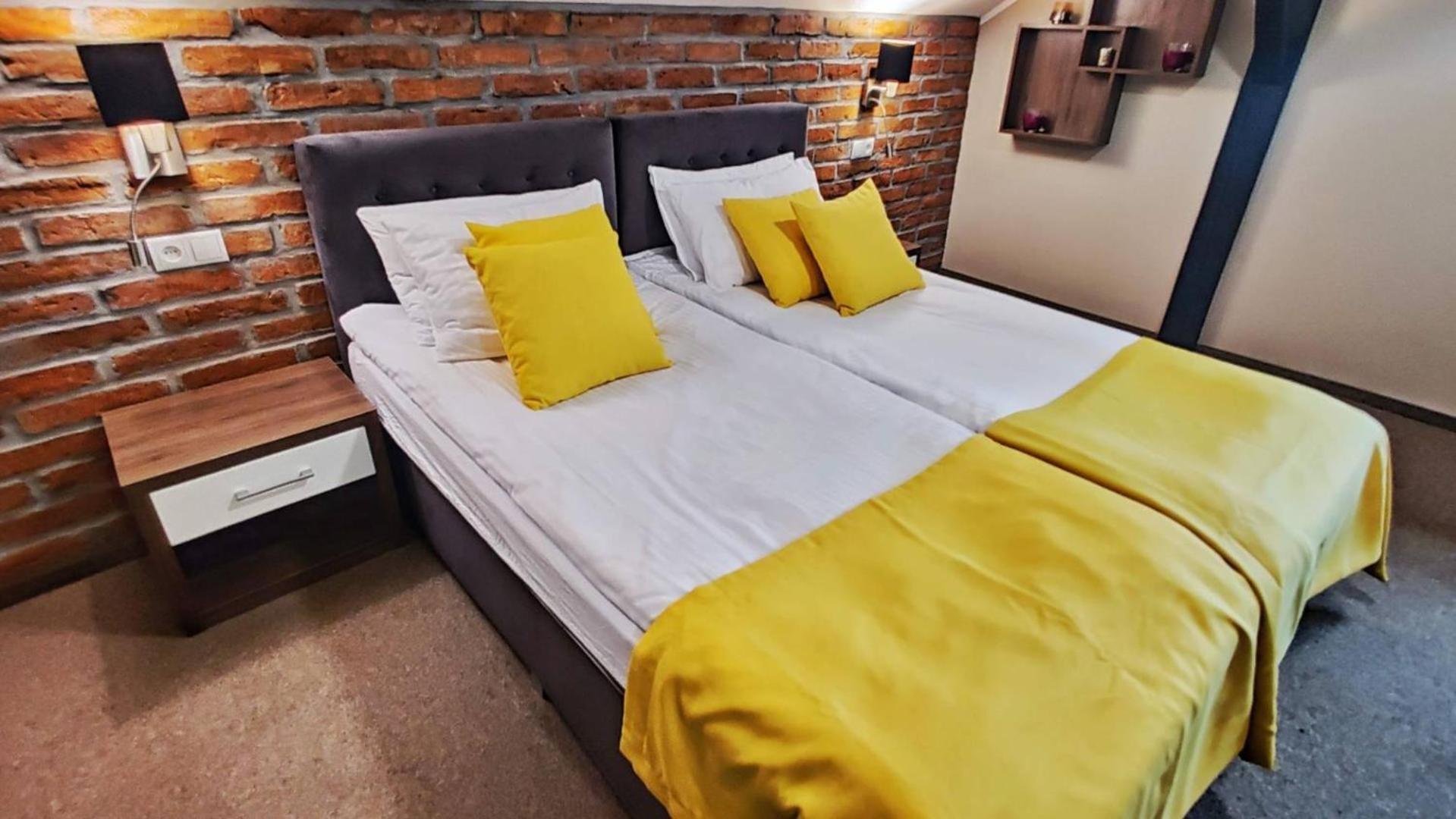 Ignasiak Hotel Września Kültér fotó